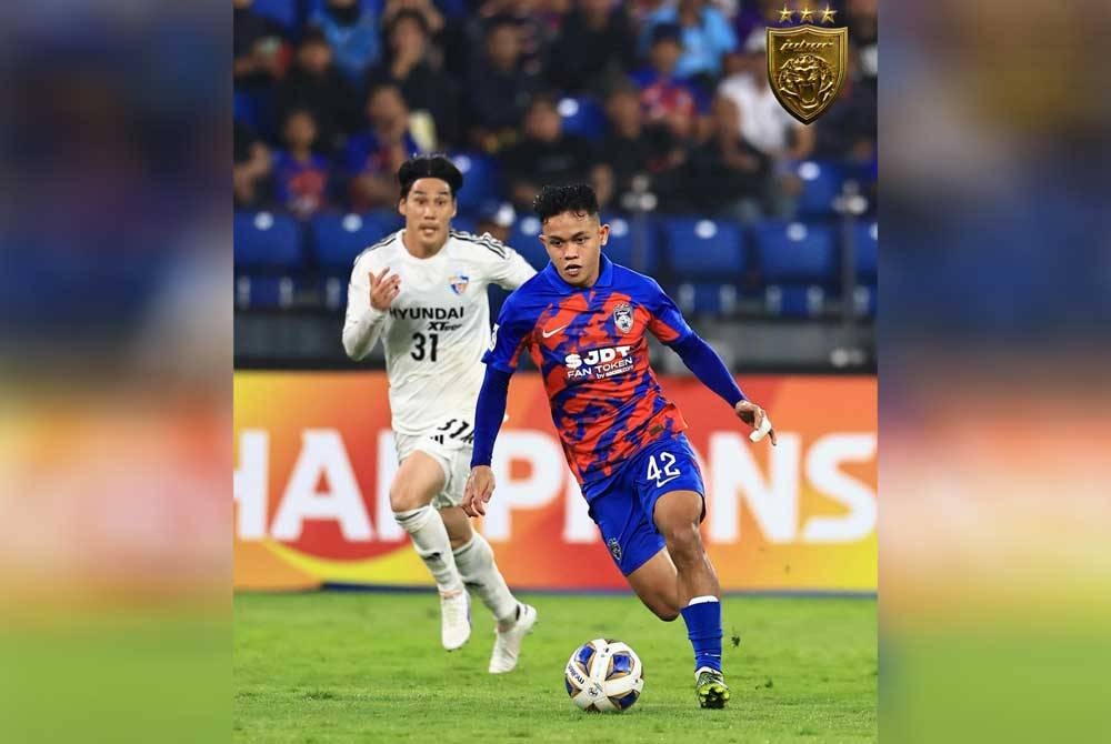 Aksi Arif Aiman ketika menentang Ulsan Hyundai dalam perlawanan Liga Juara-Juara AFC di Stadium Sultan Ibrahim. - Foto FB Johor Southern Tigers