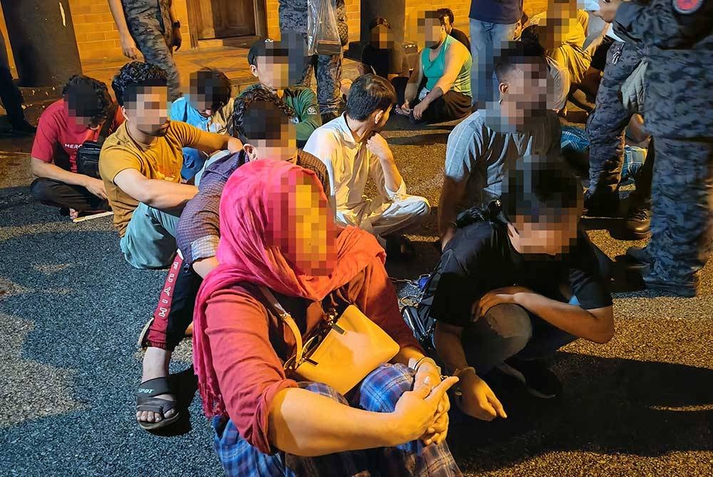 Kementerian Dalam Negeri (KDN) mendedahkan seramai 3,470 warga asing melakukan kesalahan tinggal melebihi tempoh masa yang telah ditetapkan. - Gambar hiasan