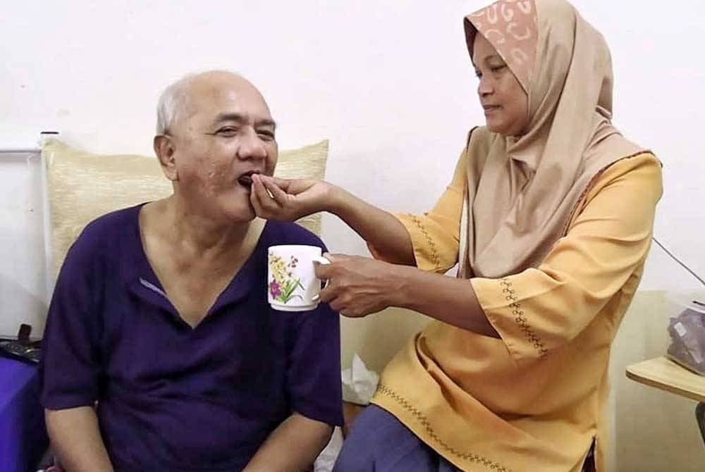 Fauziah akan menyuap makanan kepada suaminya di kediaman mereka di Taman Impian pada Jumaat.