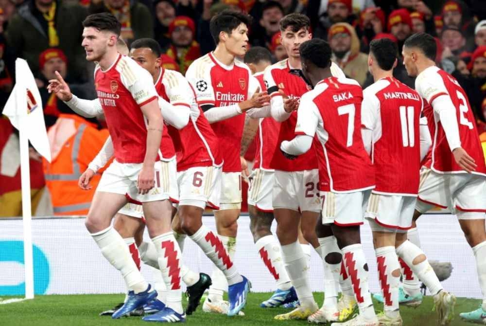 Arsenal perlu melakar kemenangan lebih meyakinkan untuk mendakap trofi EPL musim ini. - Foto EPA