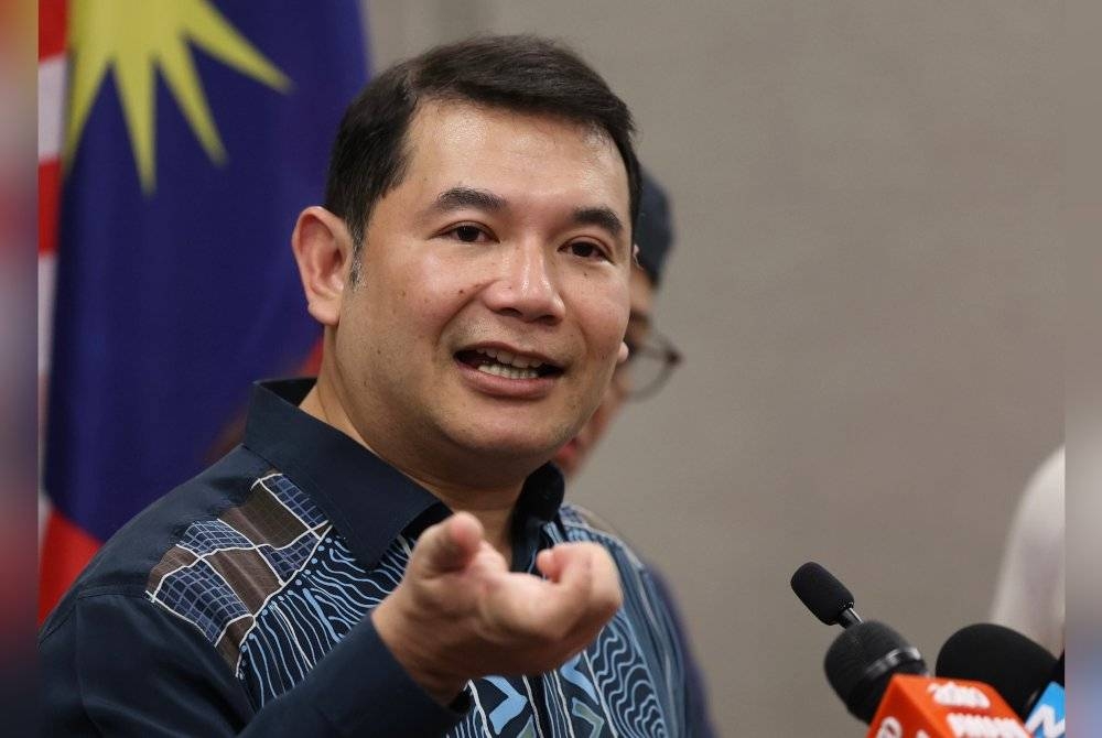 Rafizi pada sidang media ketika menghadiri Sidang Dewan Rakyat di Bangunan Parlimen pada Khamis. - Foto Bernama