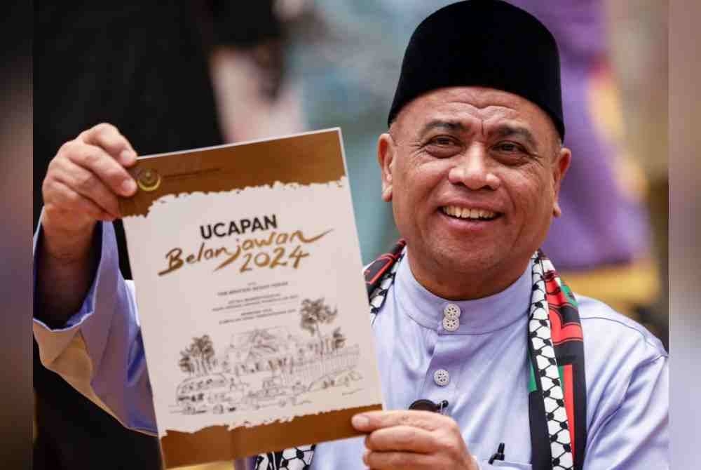 Saarani bergambar sebaik selesai menyampaikan pembentangan Belanjawan 2024 Negeri Perak pada Jumaat. - Foto Bernama