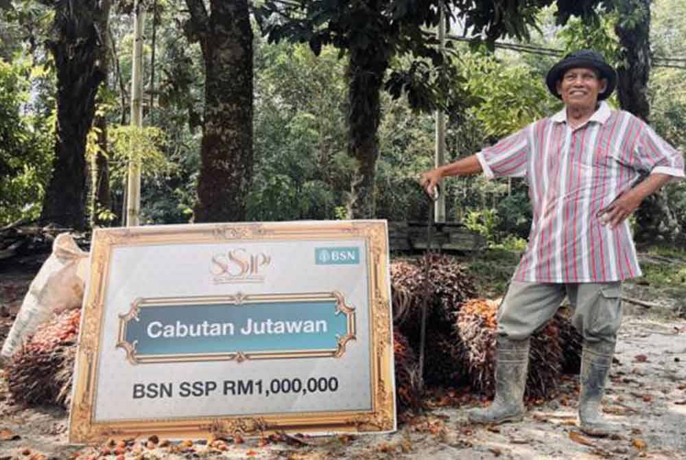 Johan menjadi jutawan apabila dipilih sebagai pemenang Cabutan Jutawan BSN SSP Bulan Oktober 2023. - Foto Awani