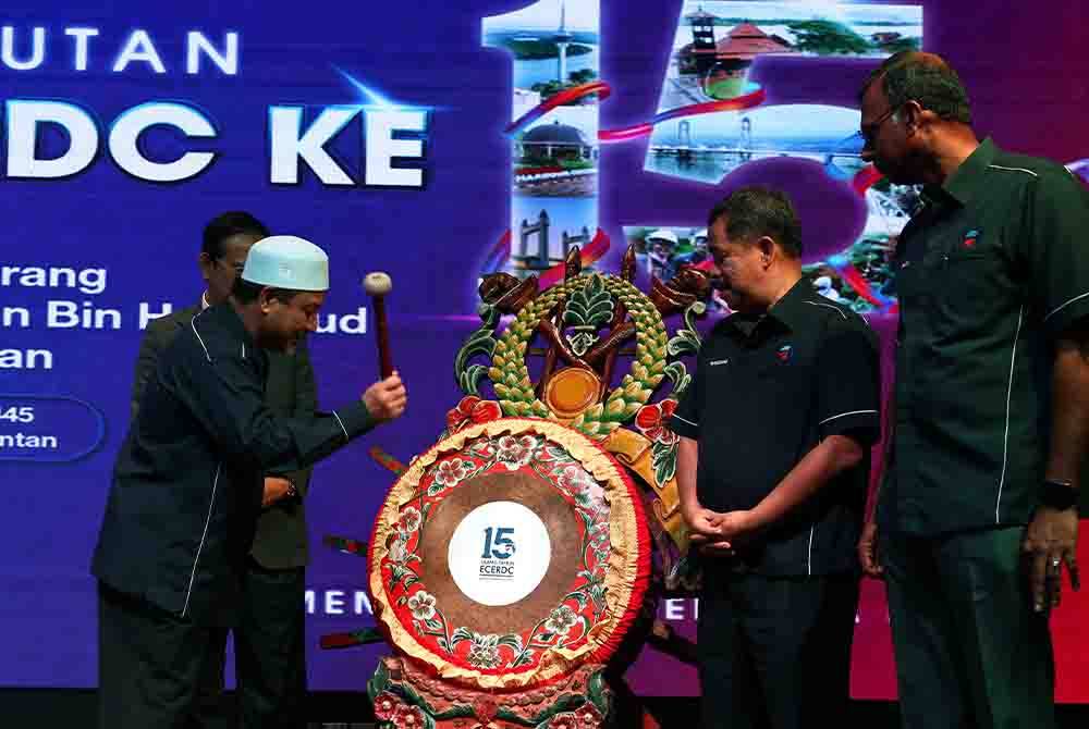 Mohd Nassuruddin ketika gimik perasmian Majlis Sambutan Ulang tahun ECERDC ke 15 di Kota Bharu hari ini. - Foto Bernama