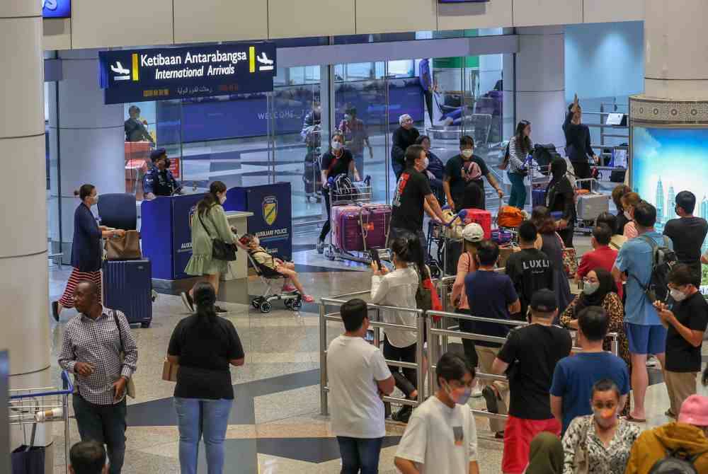 Seramai 26 juta pelancong direkodkan memasuki negara dari tempoh 1 Januari hingga 15 November lepas. - Gambar hiasan