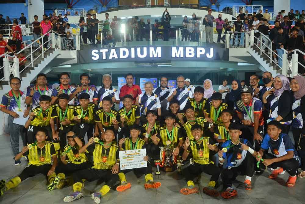 SMK Shah Alam muncul juara Piala Datuk Mokhtar Dahari Bawah 15 tahun (B-15) 2023.