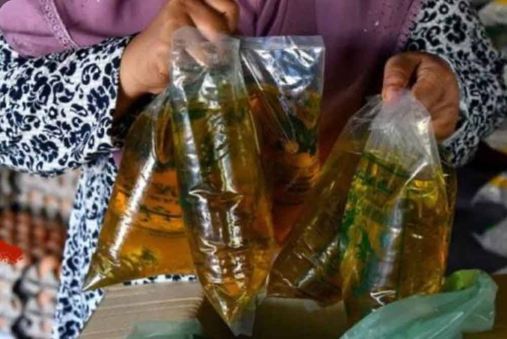 Minyak masak peket bersubsidi. - Gambar hiasan Foto Bernama