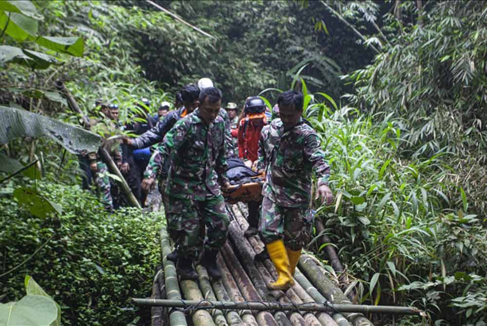 Angka kematian akibat letusan Gunung Marapi di wilayah Sumatera Barat di Indonesia meningkat kepada 23, kesemuanya pendaki. - Foto Agensi