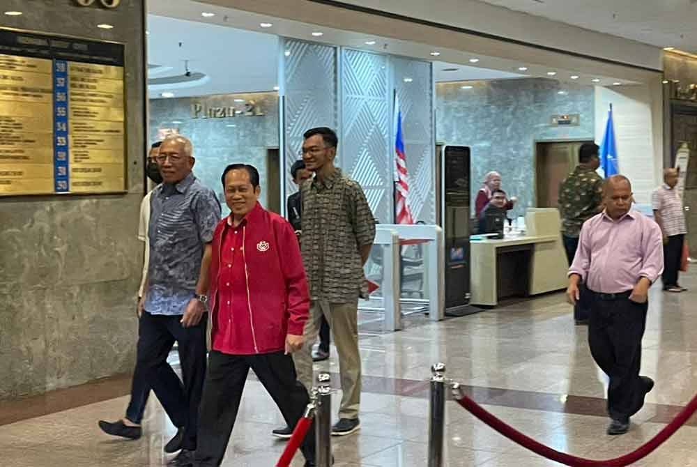 Mesyuarat Mkt Umno Isu Isham Jalil Jadi Tumpuan Malam Ini Sinar Harian