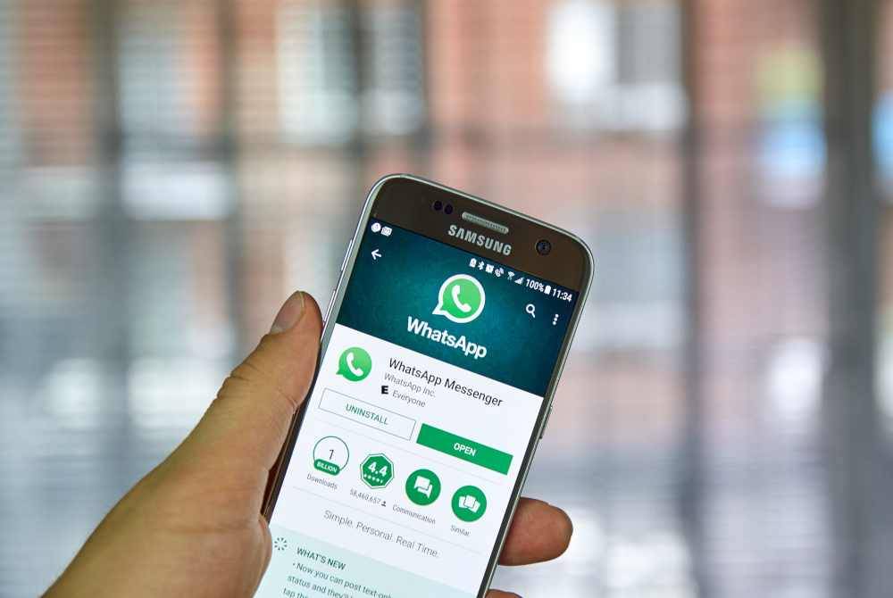 Orang ramai dinasihatkan tidak klik pada sebarang pautan yang diterima melalui WhatsApp - Gambar hiasan 123RF