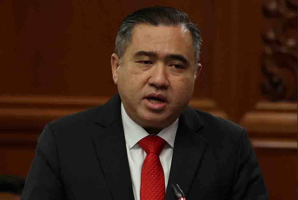 KUALA LUMPUR, 7 Dis –– Menteri Pengangkutan merangkap Ahli Parlimen Seremban Anthony Loke ketika Sidang Dewan Negara di Bangunan Parlimen hari ini.
--fotoBERNAMA (2023) HAK CIPTA TERPELIHARA