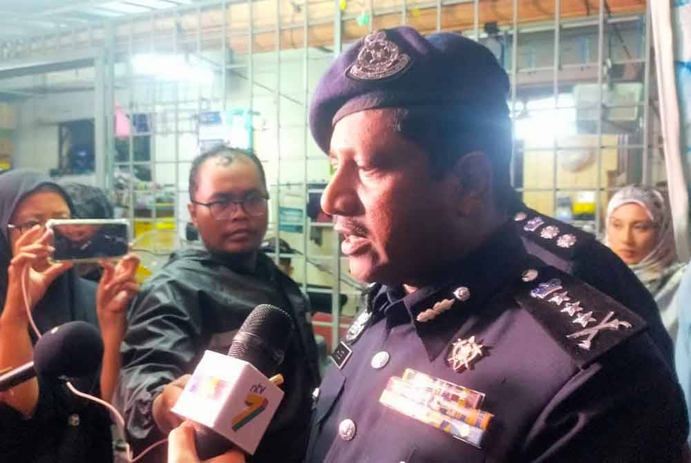 Hussein ketika ditemui pemberita di pekarangan Apartment Damansara Damai di sini pada Jumaat.