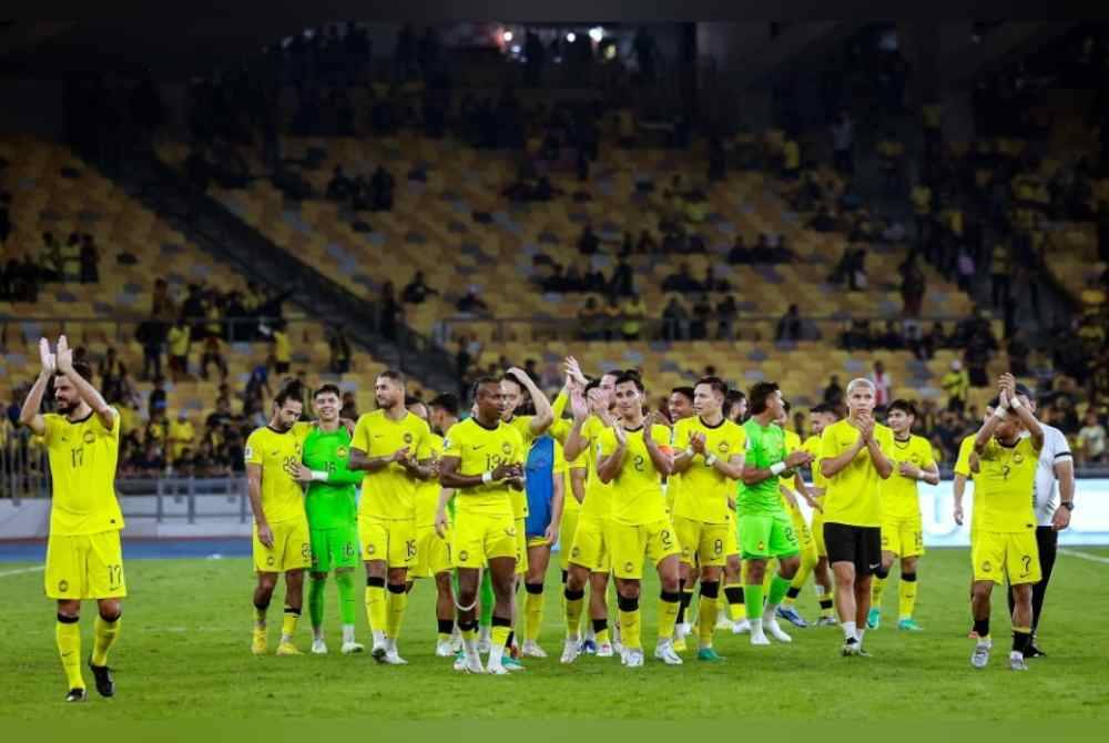 
Pasukan Harimau Malaya meraikan kemenangan selepas perlawanan Kumpulan D bagi Kelayakan Piala Dunia 2026 dan Piala Asia 2027, Malaysia menentang Kyrgyzstan di Stadium Nasional Bukit Jalil 16 November lalu. - Foto Bernama