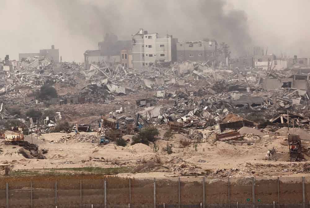 Kawasan Genting Gaza yang bersempadan selatan Israel menyaksikan kemusnahan teruk akibat kempen pengeboman berterusan rejim Zionis pada akhir minggu lalu. - Foto: AFP