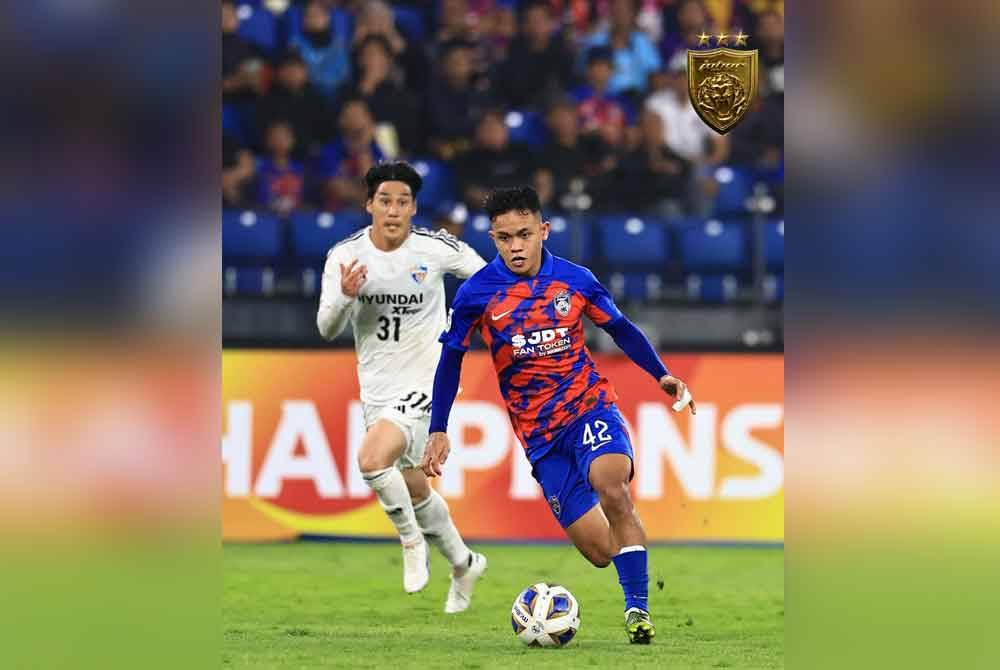 Aksi Arif Aiman ketika menentang Ulsan Hyundai dalam perlawanan Liga Juara-Juara AFC di Stadium Sultan Ibrahim. - Foto FB Johor Southern Tigers