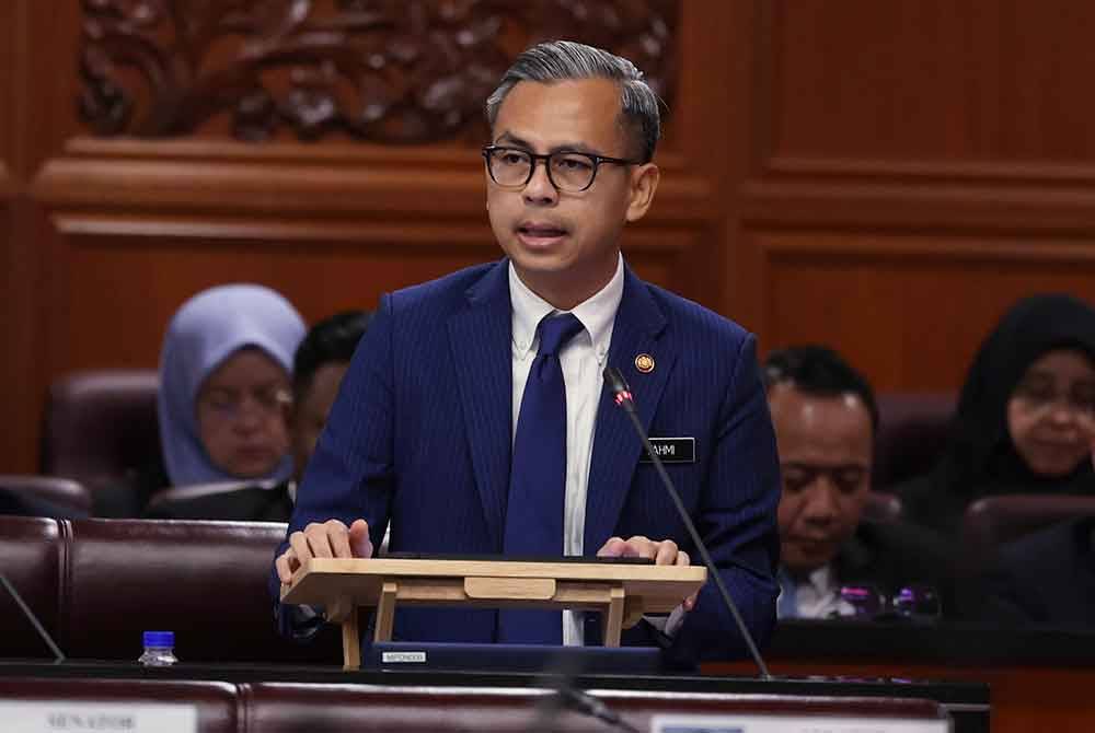 Menteri Komunikasi dan Digital Fahmi Fadzil ketika menghadiri Sidang Dewan Negara di Parlimen pada Isnin. - Foto Bernama.