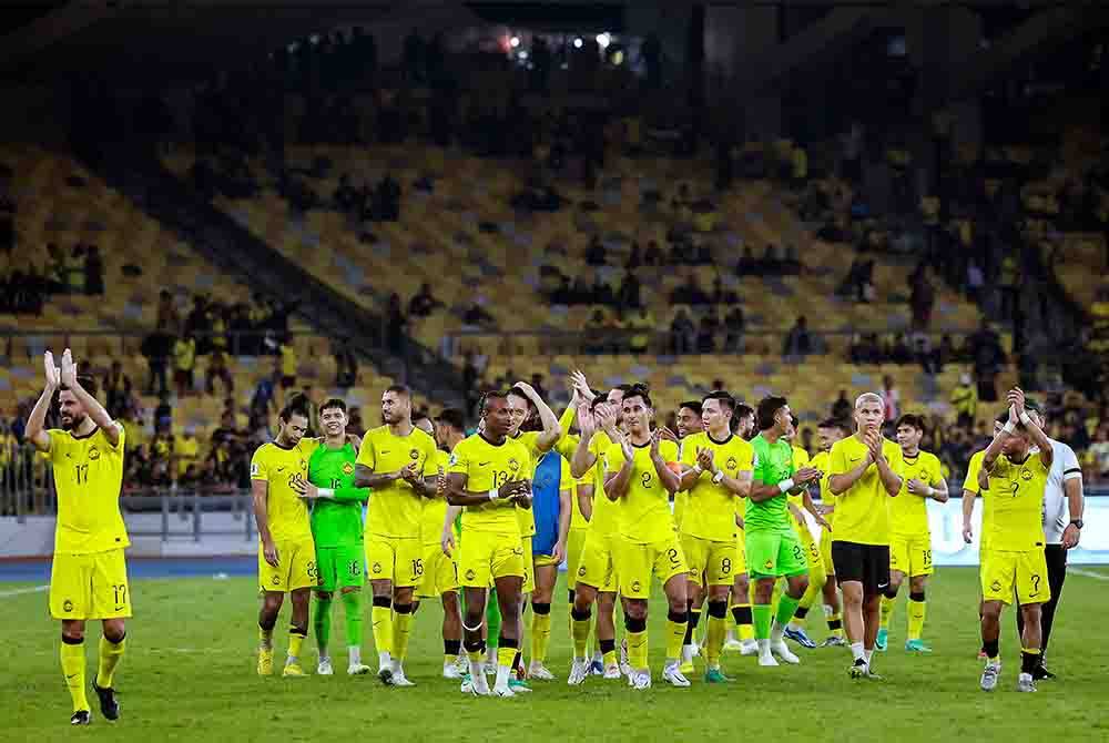 Pasukan Harimau Malaya meraikan kemenangan selepas perlawanan Kumpulan D bagi Kelayakan Piala Dunia 2026 dan Piala Asia 2027, Malaysia menentang Kyrgyzstan di Stadium Nasional Bukit Jalil 16 November lalu. Foto: Bernama