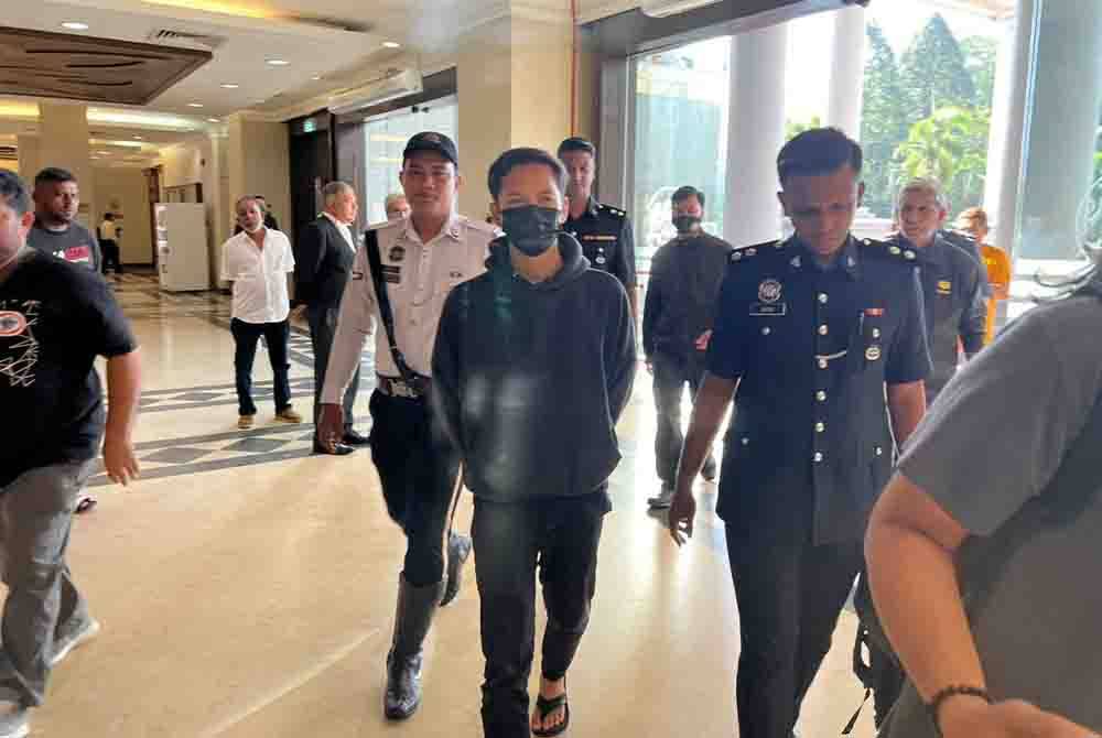 Pihak polis membawa Mohammad Harith ke Mahkamah Majistret Kuala Lumpur pada Rabu, bagi menghadapi pertuduhan kes memandu secara tidak cermat di Lebuhraya Besraya dari arah Sungai Besi ke Balakong.