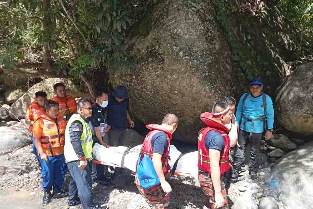 Mayat mangsa ditemukan 300 meter dari lokasi dilaporkan hilang di Sungai Liwagudi, Kampung Kimolohing, Ranau.