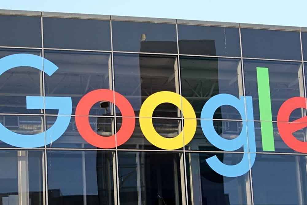 Google menduduki tempat pertama untuk tahun kedua berturut-turut kerana menjadi perkhidmatan internet paling popular. - Gambar Bernama