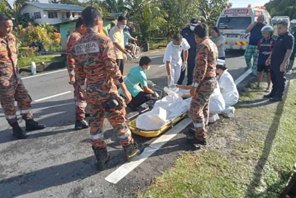 Seorang remaja lelaki berusia 15 tahun ditemui maut selepas dipercayai terhumban ke dalam longkang di Jalan Kampung Pemindahan, Marudi pada pagi Khamis. - Foto JBPM