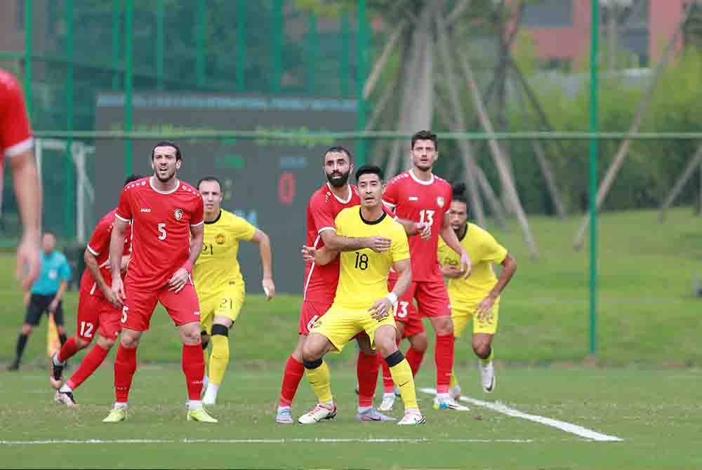 Aksi Harimau Malaya dan Syria dalam aksi persahabatan di Chengdu, China pada September lalu.