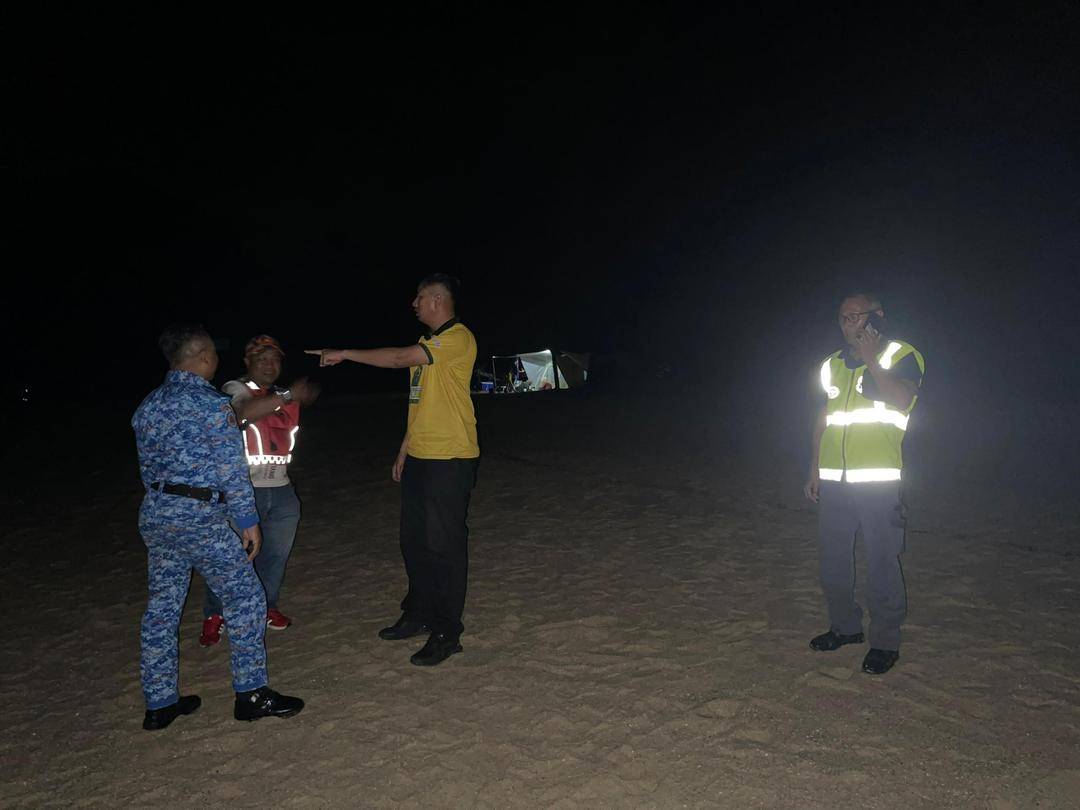 Operasi mencari dan menyelamat mangsa dilakukan di Pantai Tanjung Rhu, Langkawi pada Jumaat.