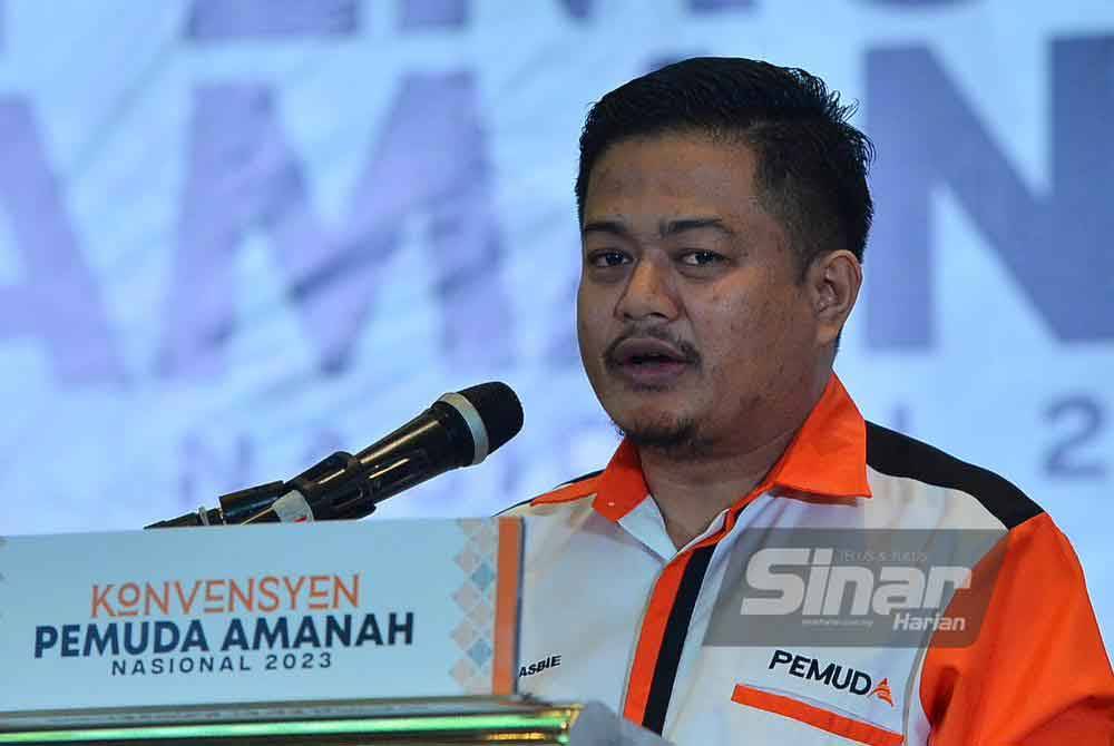 Mohd Hasbie ketika menyampaikan pidato bersempena Konvensyen Pemuda Amanah Nasional 2023 di sebuah pusat acara di Bangsar, pada Sabtu. - Foto Sinar Harian/Asril Aswandi Shukor