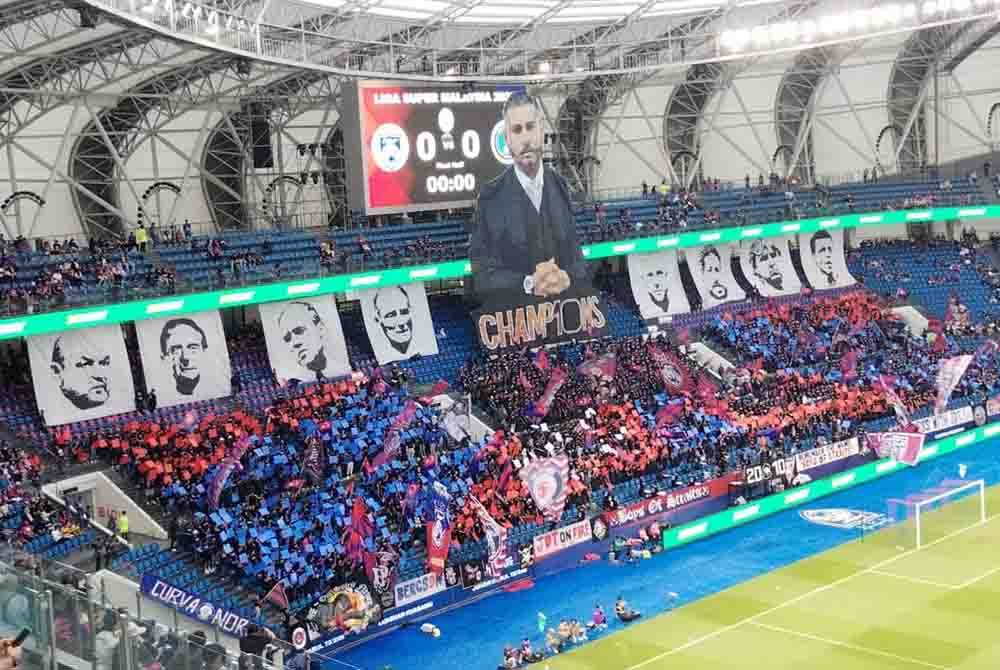 Sembilan tifo yang dipamerkan JDT pada aksi Liga Super berdepan Penang FC pada Sabtu.