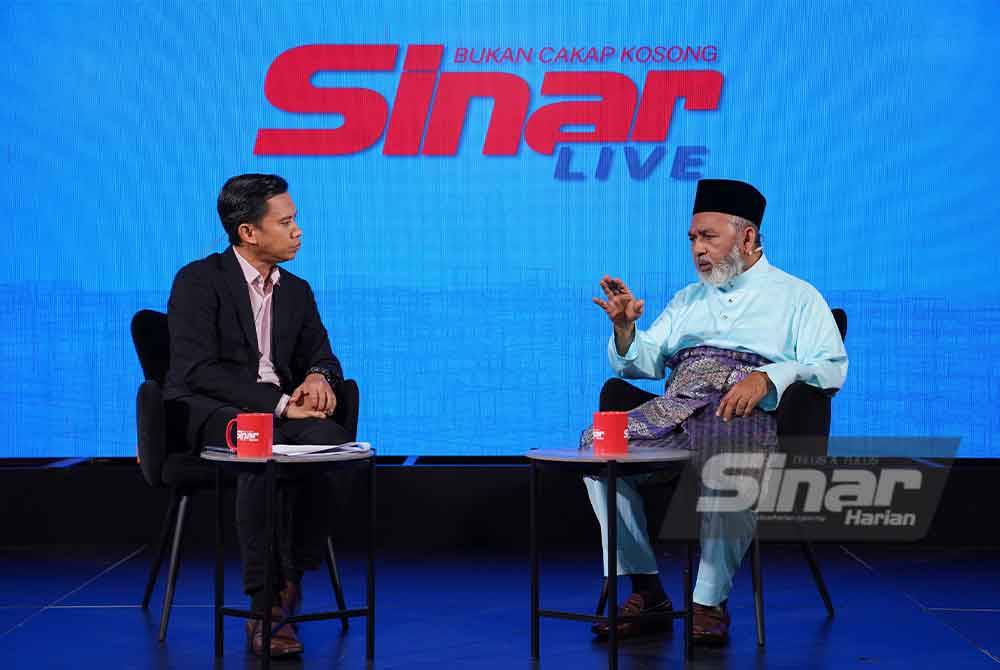 Syed Abu Hussin Hafiz ketika Sinar Live ‘Sokong PMX: Kenapa Sekarang?’ yang dihoskan oleh Haizir di Kompleks Kumpulan Karangkraf. - Foto SINAR HARIAN/MOHD HALIM ABDUL WAHID