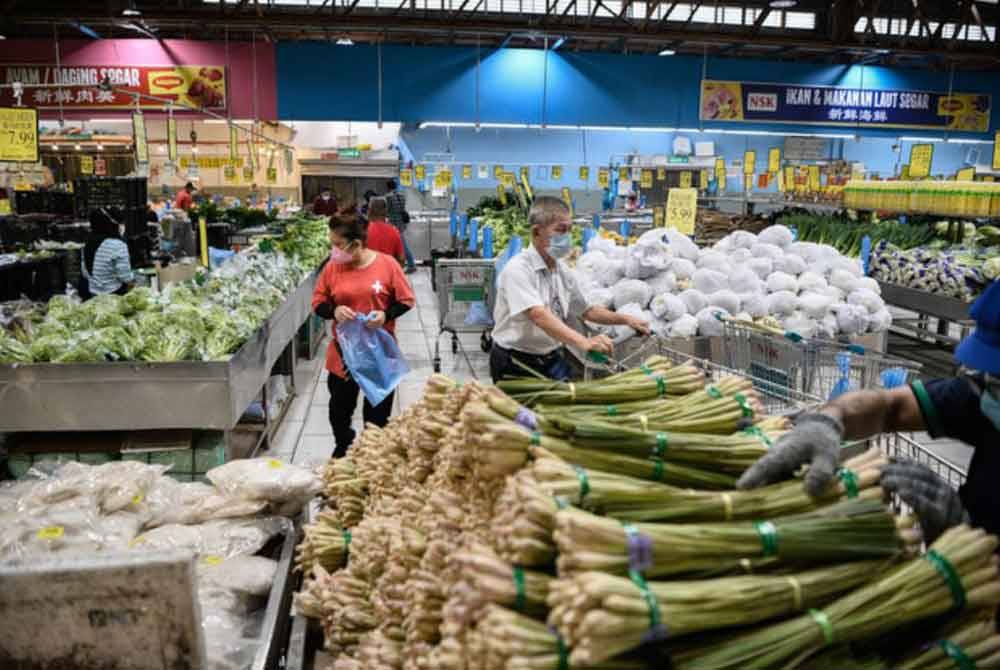 Kesemua negeri mencatatkan peningkatan inflasi makanan dan minuman bukan alkohol. - Gambar hiasan