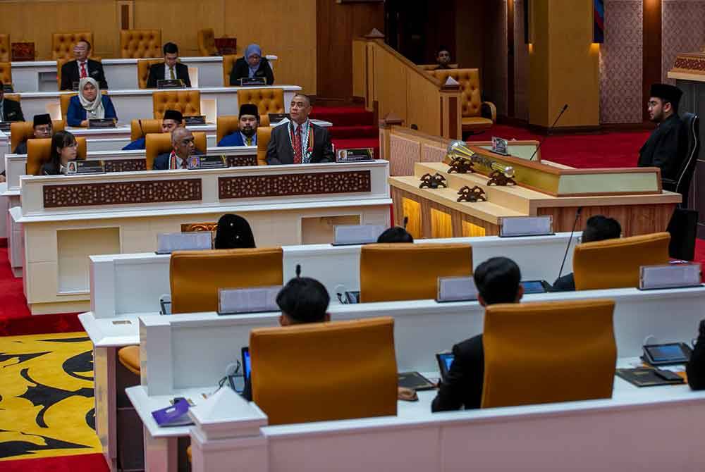 Saarani ketika menyampaikan ucapan perasmian Mesyuarat Pertama, Penggal Pertama Dewan Belia Negeri Perak pada Sabtu. - Foto Pejabat MB Perak