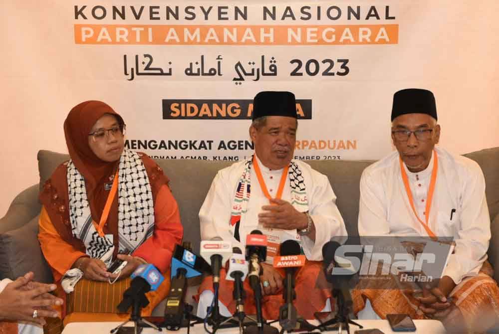 Mohanad (tengah) ketika sidang media selepas merasmikan Konvensyen Nasional Amanah 2023 pada Sabtu. - Foto Sinar Harian MOHD RAFIQ REDZUAN