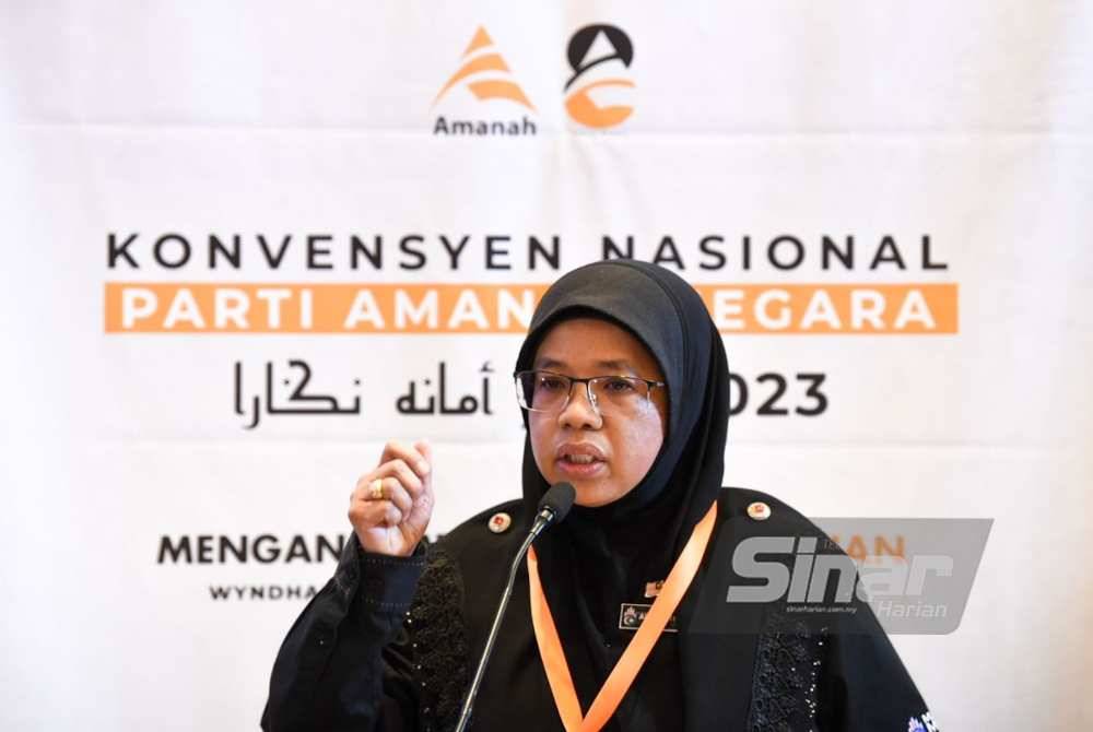 Aiman Athirah ketika berucap dalam Konvensyen Nasional Amanah 2023 di salah sebuah hotel dekat Klang pada Ahad. - Foto Sinar Harian MOHD RAFIQ REDZUAN HAMZAH