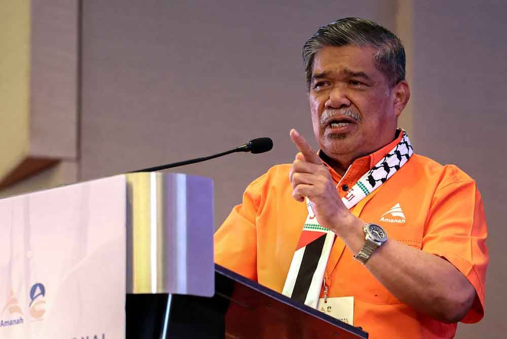 Mohamad ketika menyampaikan ucapan penggulungan pada Konvensyen Nasional Parti Amanah Negara 2023 di Wyndham Acmar hari ini. - Foto Bernama