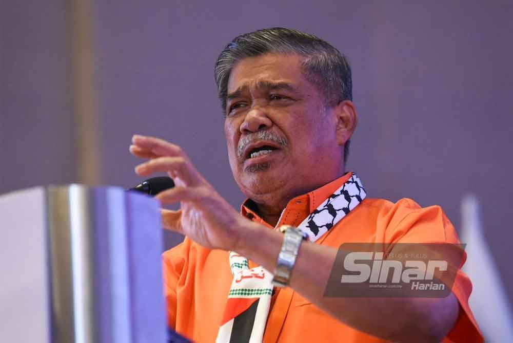 Mohamad Sabu ketika ucapan penggulungan dalam Konvensyen Nasional Amanah 2023 di salah sebuah hotel dekat Klang pada Ahad. - FOTO SINAR HARIAN/MOHD RAFIQ REDZUAN HAMZAH