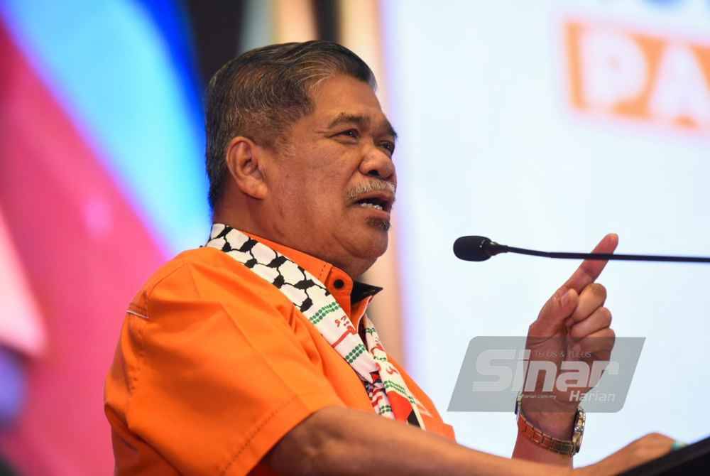 Mohamad Sabu ketika ucapan penggulungan dalam Konvensyen Nasional Amanah 2023 pada Ahad. - Foto Sinar Harian MOHD RAFIQ REDZUAN HAMZAH