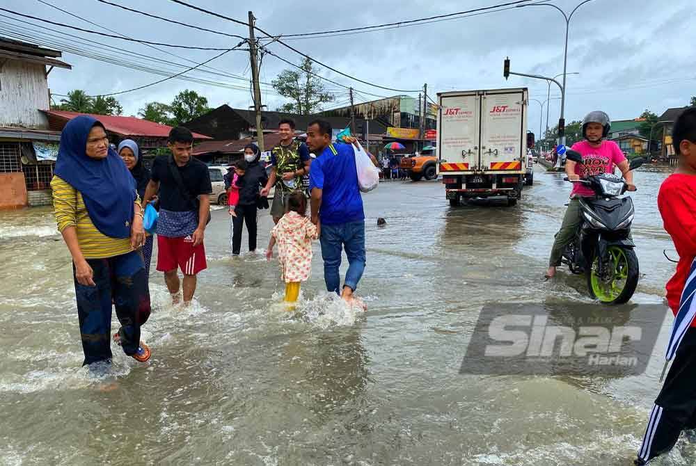 Gara Gara Banjir Rantau Panjang Diserbu Sinar Harian