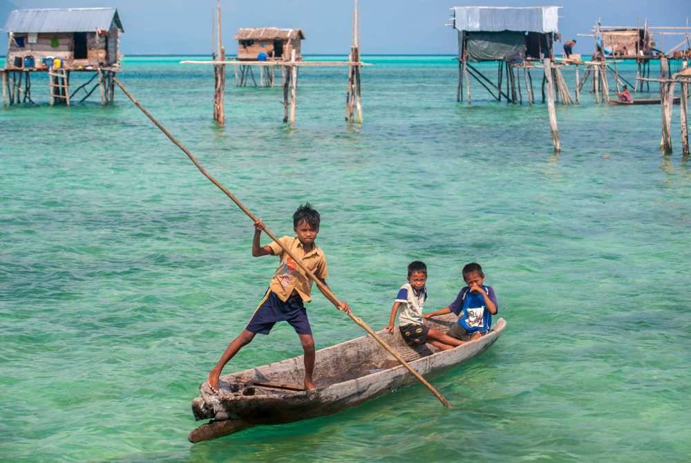 Kanak-kanak Bajau Laut. - Gambar hiasan 123RF