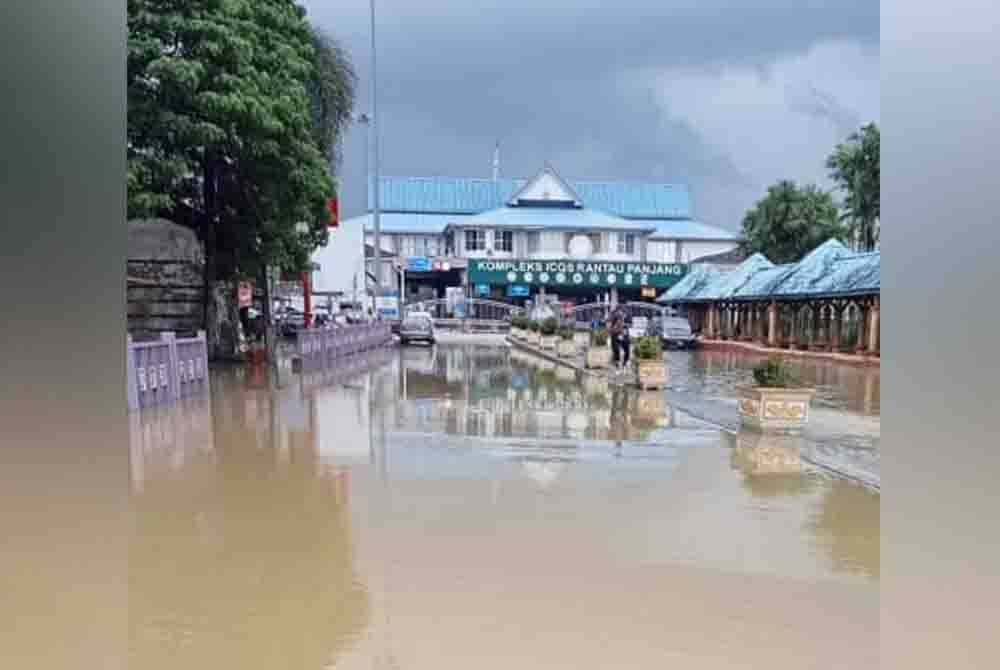 Banjir yang melanda Rantau Panjang menyebabkan urusan di ICQS terpaksa ditutup buat sementara waktu.