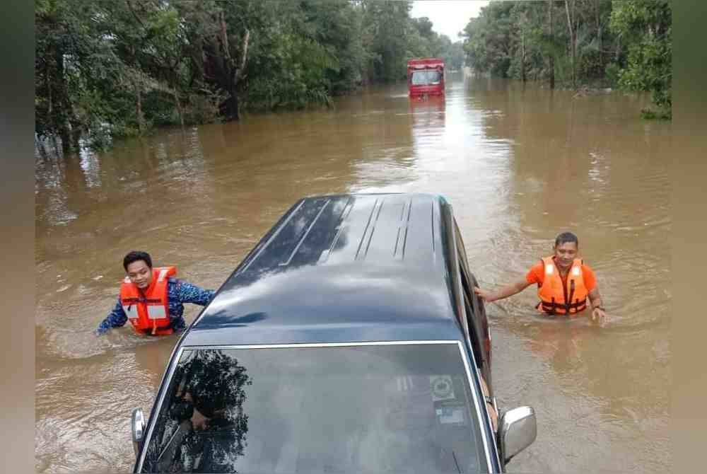 Jajahan yang terjejas ketika ini ialah Kota Bharu, Pasir Mas, Tanah Merah, Jeli, Gua Musang, Pasir Puteh, Machang dan Kuala Krai.