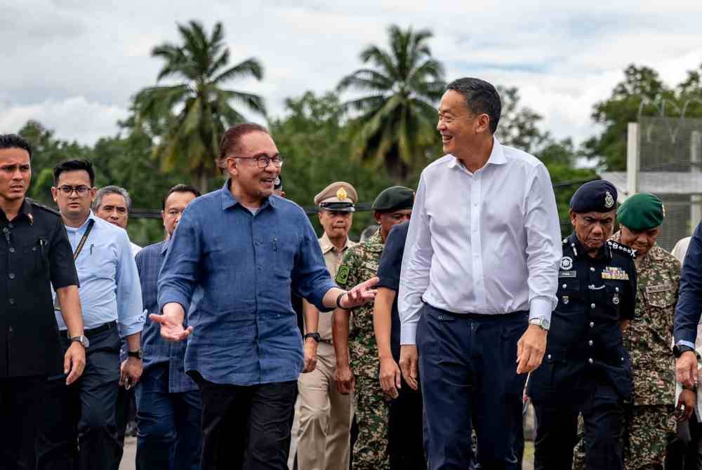 Anwar berkata beliau dan Srettha sepakat untuk bersama-sama membangunkan wilayah selatan Thailand dan utara Semenanjung secara lebih pesat. - Foto FB Anwar Ibrahim