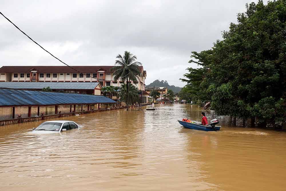 Pakar meteorologi meramalkan banjir akan mula mereda pada hari ini dan esok susulan penurunan air sungai di kawasan Pantai Timur.