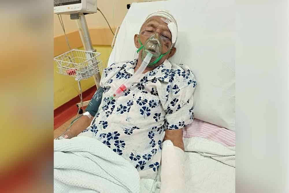 Mohd Razali dirawat di Hospital Gua Musang. Foto ihsan Mas Ummi Amira