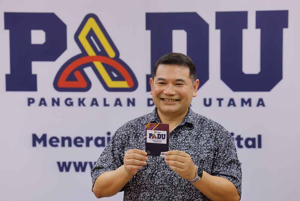 Rafizi berucap pada sesi sidang akhbar mengenai PADU di Menara Prisma Putrajaya pada Jumaat lalu.