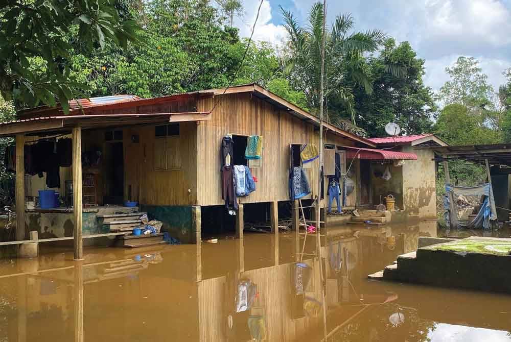 Keadaan terkini kediaman penduduk di Kampung Tersang.