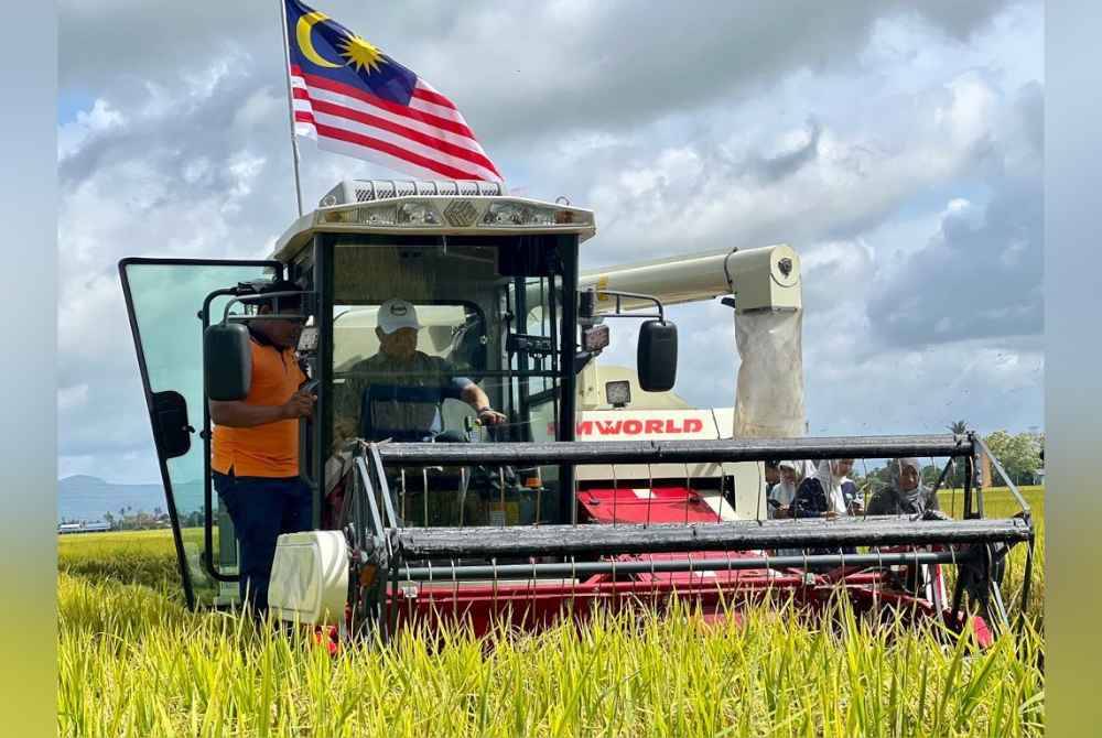 
Program SMART SBB Ala Sekinchan yang kini dilaksanakan di seluruh negara melibatkan hampir 10,000 pesawah dengan keluasan lebih 26,000 hektar.