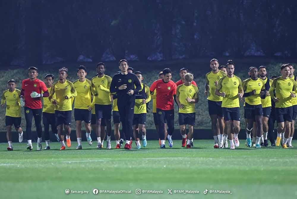 Pemain-pemain Harimau Malaya menjalani latihan sebagai persediaan mengharungi Pusingan Akhir Piala Asia 2023 di Doha, Qatar. Foto Football Association of Malaysia