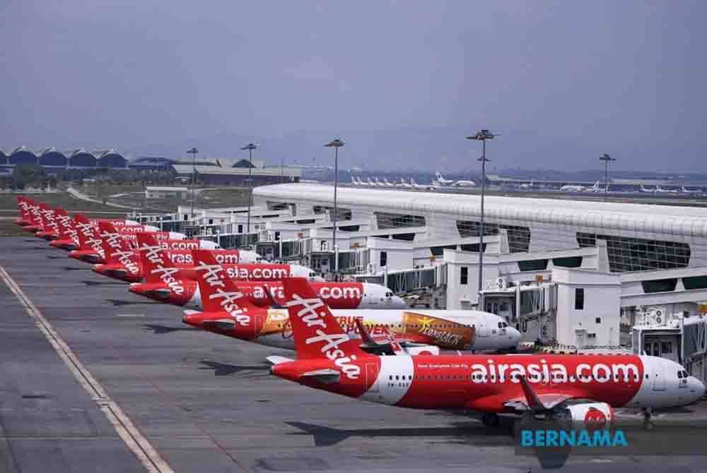 AirlineRatings.com mengumumkan AirAsia Aviation Group, termasuk syarikat penerbangan jarak sederhana AirAsia X dan Thai AirAsia X sebagai antara syarikat penerbangan tambang rendah paling selamat di dunia bagi 2024. Foto Bernama