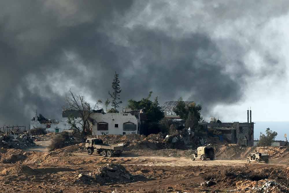 Serangan udara, darat dan laut Israel telah memusnahkan kira-kira 70 peratus infrastruktur awam di Semenanjung Gaza sejak 7 Oktober. Foto AFP